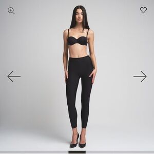 SKIMS BUTT ENHANCING PADDED LEGGING